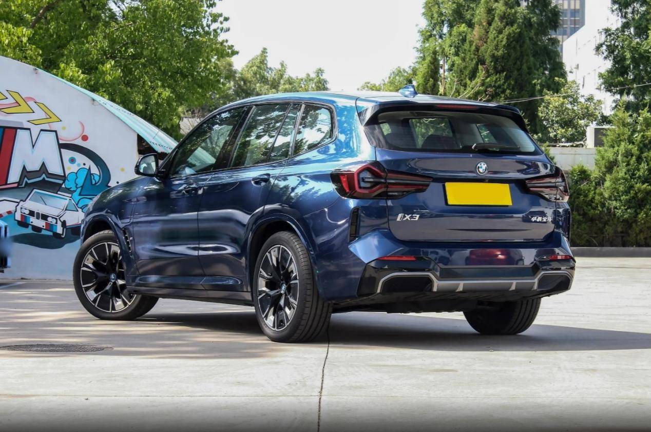 寶馬再次加入“價格戰”,降幅達16萬還是后驅,寶馬iX3能抄底嗎