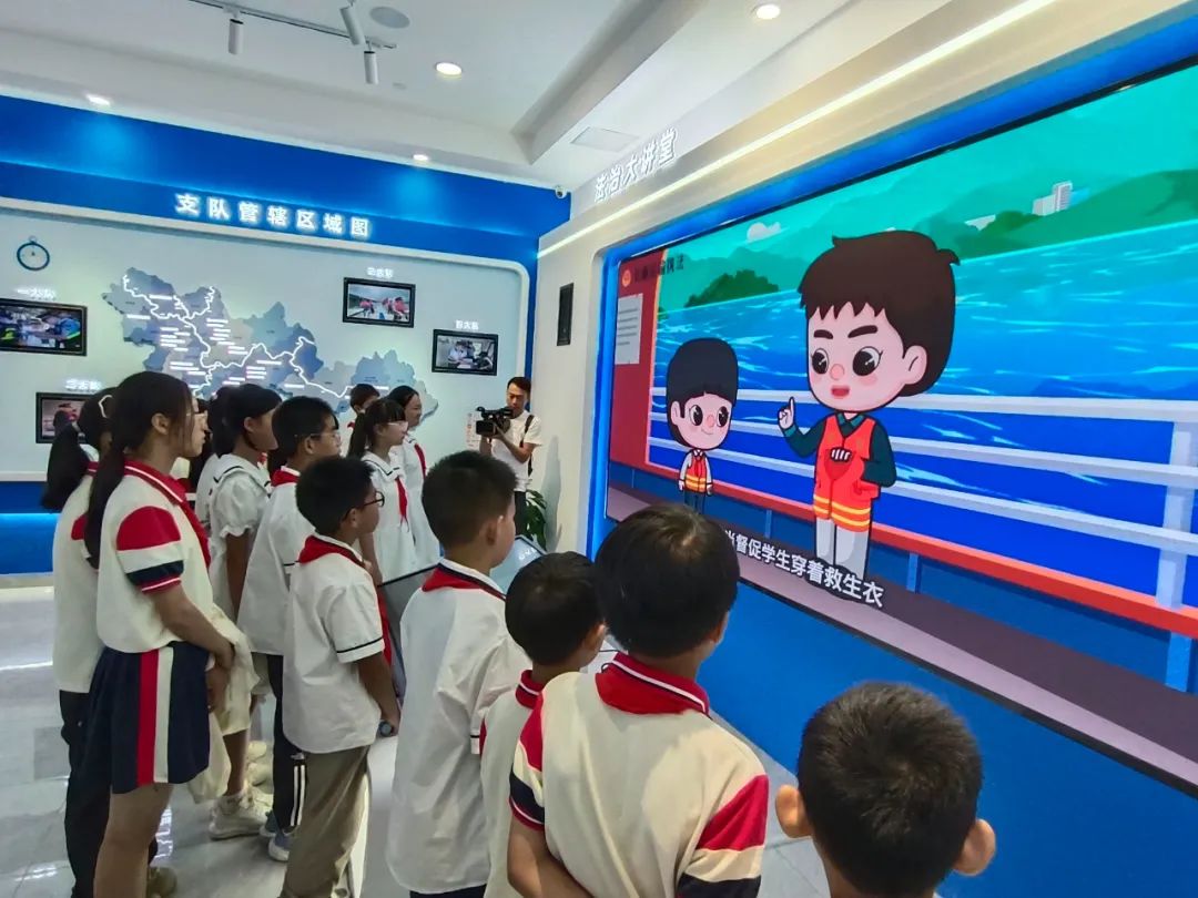 北碚區澄江小學開展“安全教育與科技探索”活動