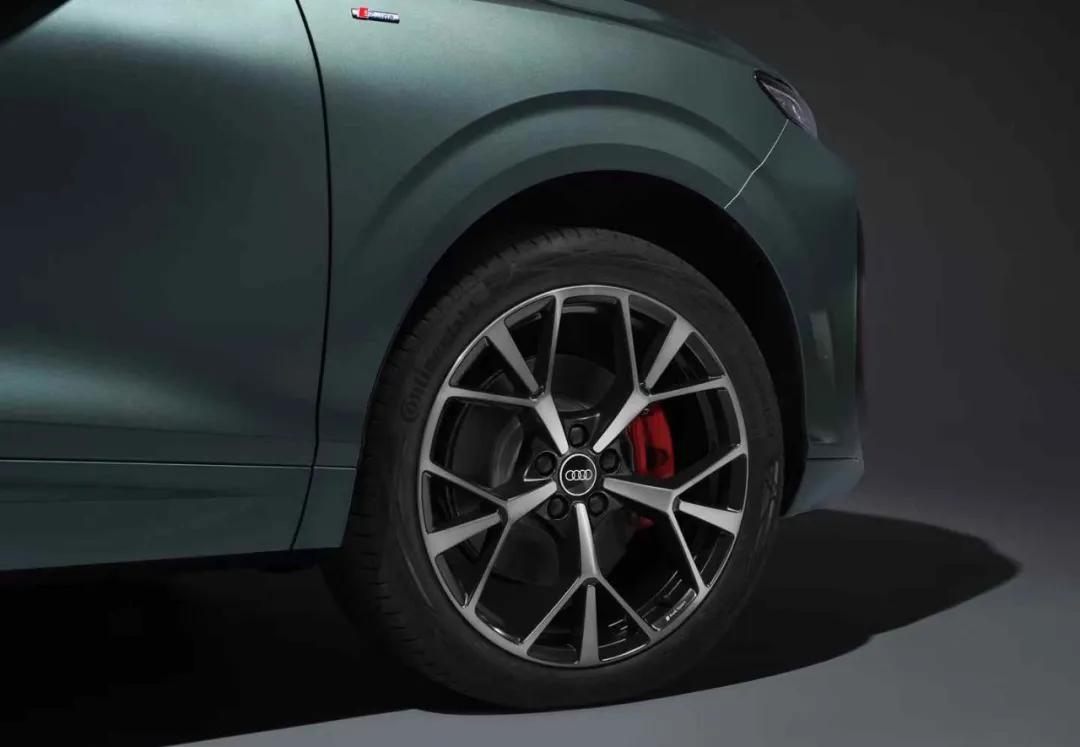 第三代奧迪Q3發(fā)布,會比寶馬X1和奔馳GLB更好嗎?