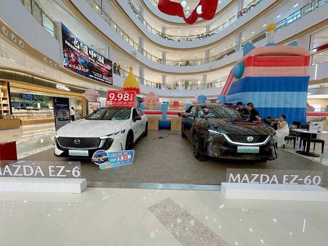 來南京雨花吾悅廣場 沉浸式體驗長安馬自達新能源雙子星