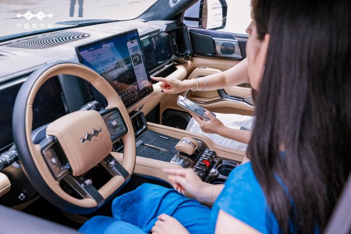 豹8首發華為新功能 開車再也不用碰手機了