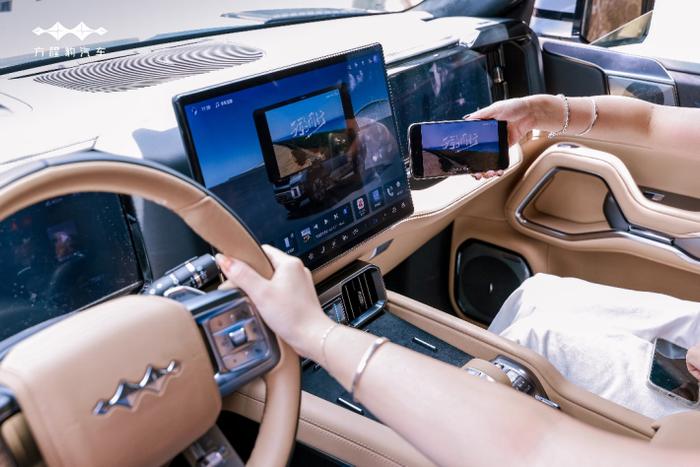 豹8首發華為新功能 開車再也不用碰手機了