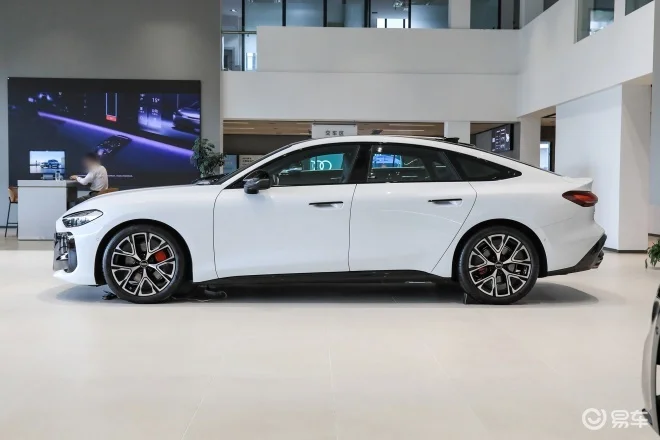 上汽奧迪A5L Sportback將于7月3日開啟預(yù)售 現(xiàn)已開啟預(yù)訂