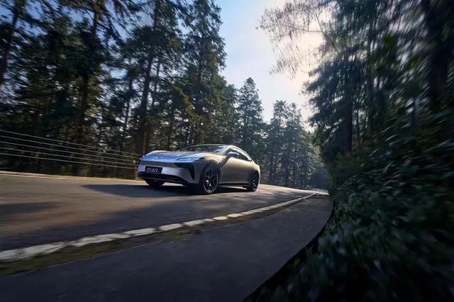 10-15萬級新能源轎跑終極指南:eπ007以全能實力破局選擇困境