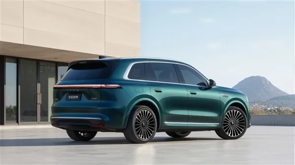 真穩了!全新問界M7實車曝光:全面革新、終于有純電了 真穩了!全新問界M7實車曝光:全面革新、終于有純電了