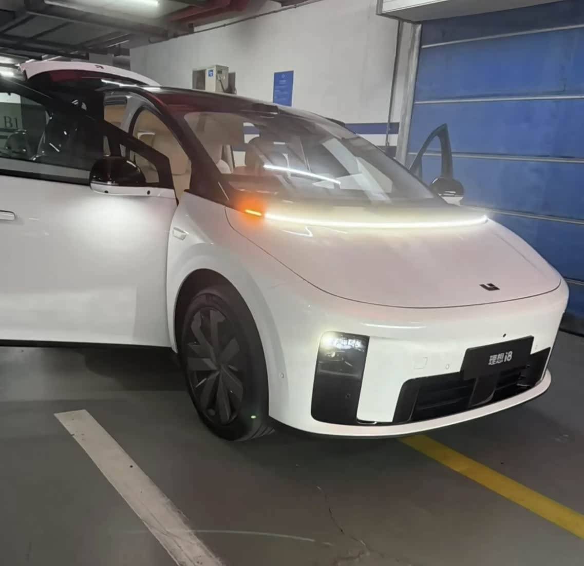 與理想L8內飾有不同之處 理想i8內飾諜照曝光