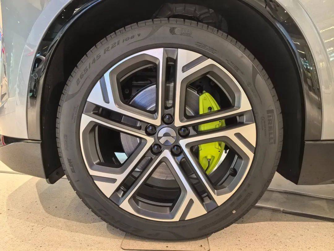 紀念品牌Formula E奪冠十周年蔚來EC6冠軍紀念版格調出街