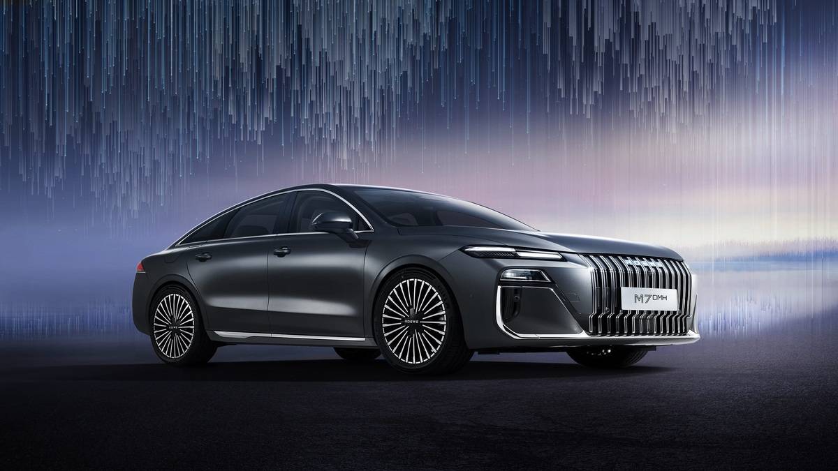 榮威M7 DMH內飾官圖發布 將于2025年下半年上市