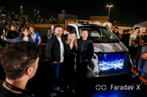 年度最省事造車:賈躍亭推出\"高山北美限定版\",42英寸巨屏成最大原創(chuàng)