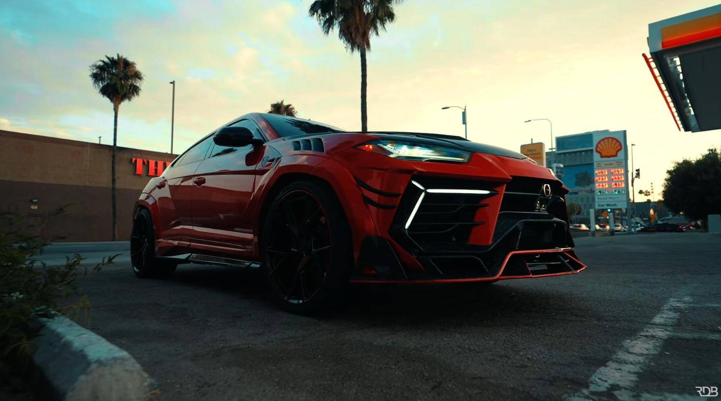 MANSORY寬體套件上身 這款紅色蘭博基尼Urus你是否喜歡?