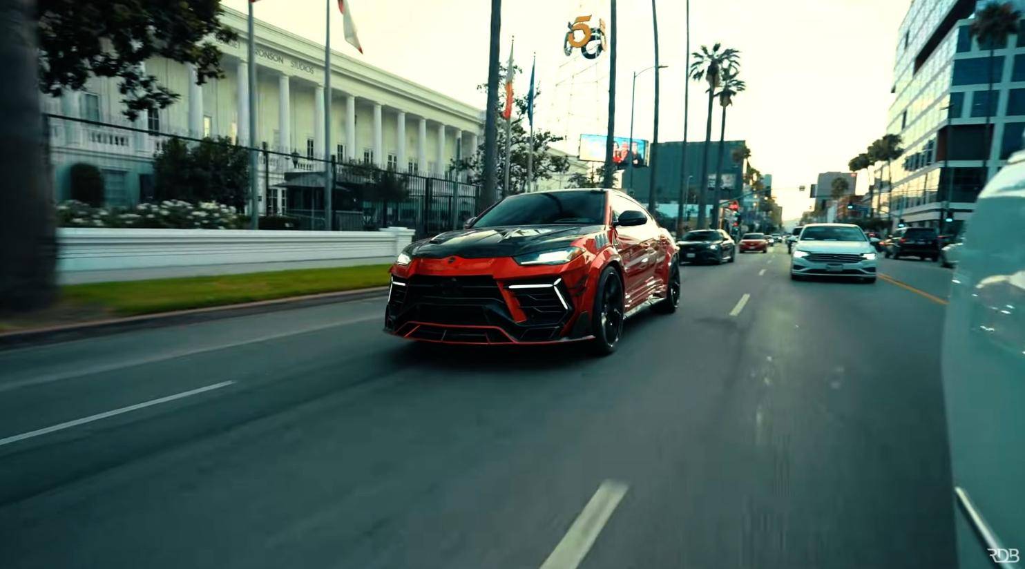 MANSORY寬體套件上身 這款紅色蘭博基尼Urus你是否喜歡?