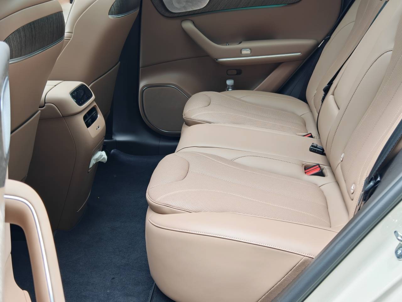 試駕2026款零跑C11:駕駛質(zhì)感提升明顯,15萬(wàn)元大電池增程真香