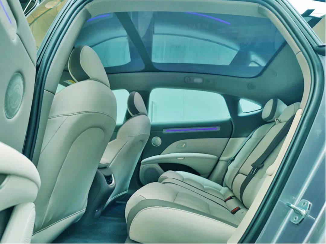 科技載體再升華-試駕智己L6