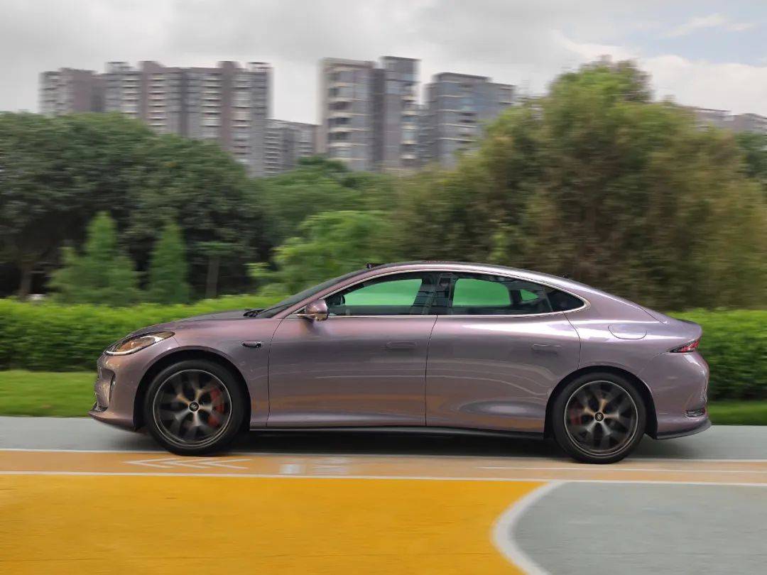 科技載體再升華-試駕智己L6