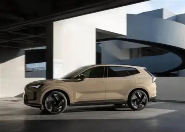 全新中型插混SUV 沃爾沃XC70官圖首發(fā):8月開啟預(yù)售 全新中型插混SUV!沃爾沃XC70官圖首發(fā):8月開啟預(yù)售