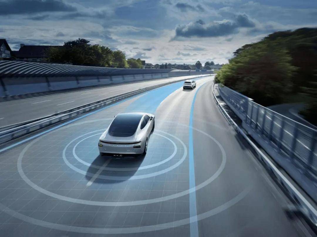 36車智駕測(cè)試全軍覆沒(méi),誰(shuí)該為“自動(dòng)駕駛幻覺(jué)”買(mǎi)單?