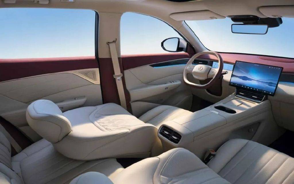 看了東風風神L8,才知道奕派科技在下一盤“大棋”!