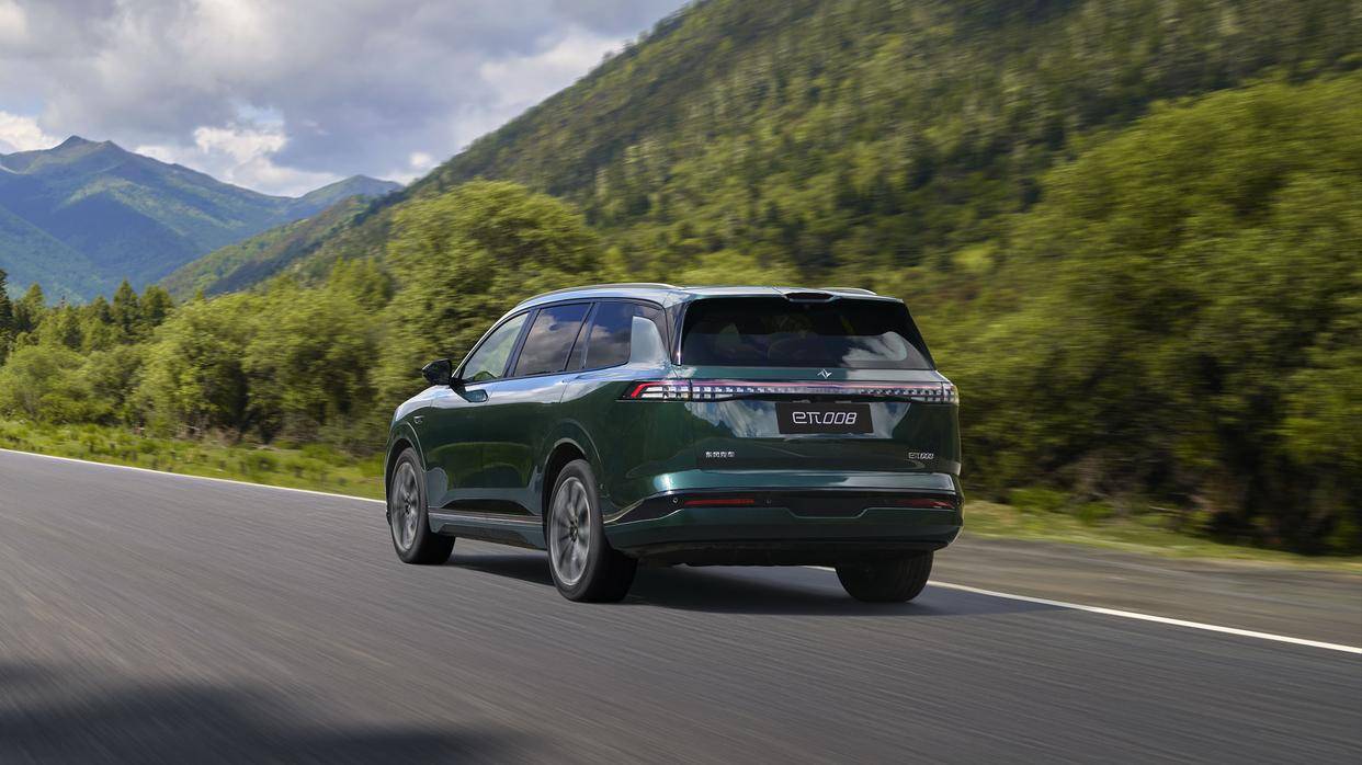 17.36萬起,2026款東風奕派eπ008上市,高通8295P芯片+3C快充