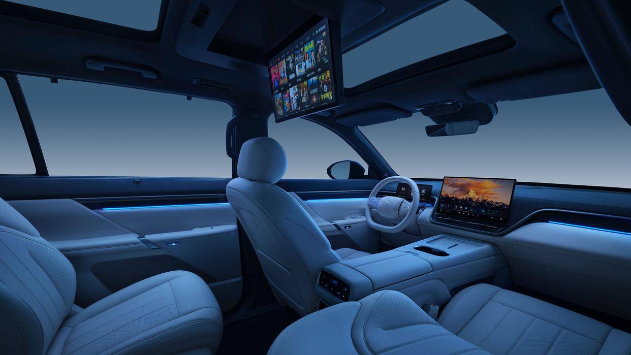 17.36萬起,2026款東風奕派eπ008上市,高通8295P芯片+3C快充