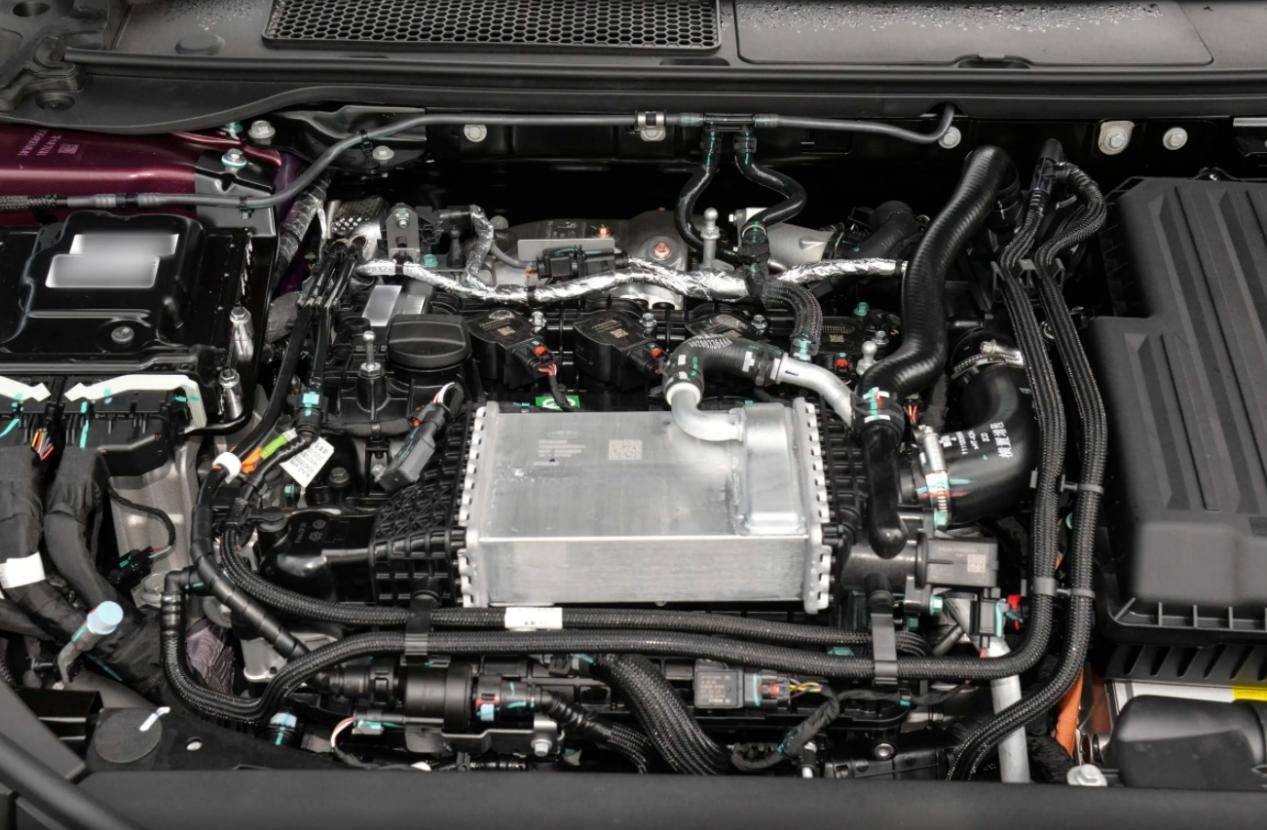 風云A9L,全鋁雙叉臂+五連桿電磁懸掛,CDM 6.0插混系統(tǒng)