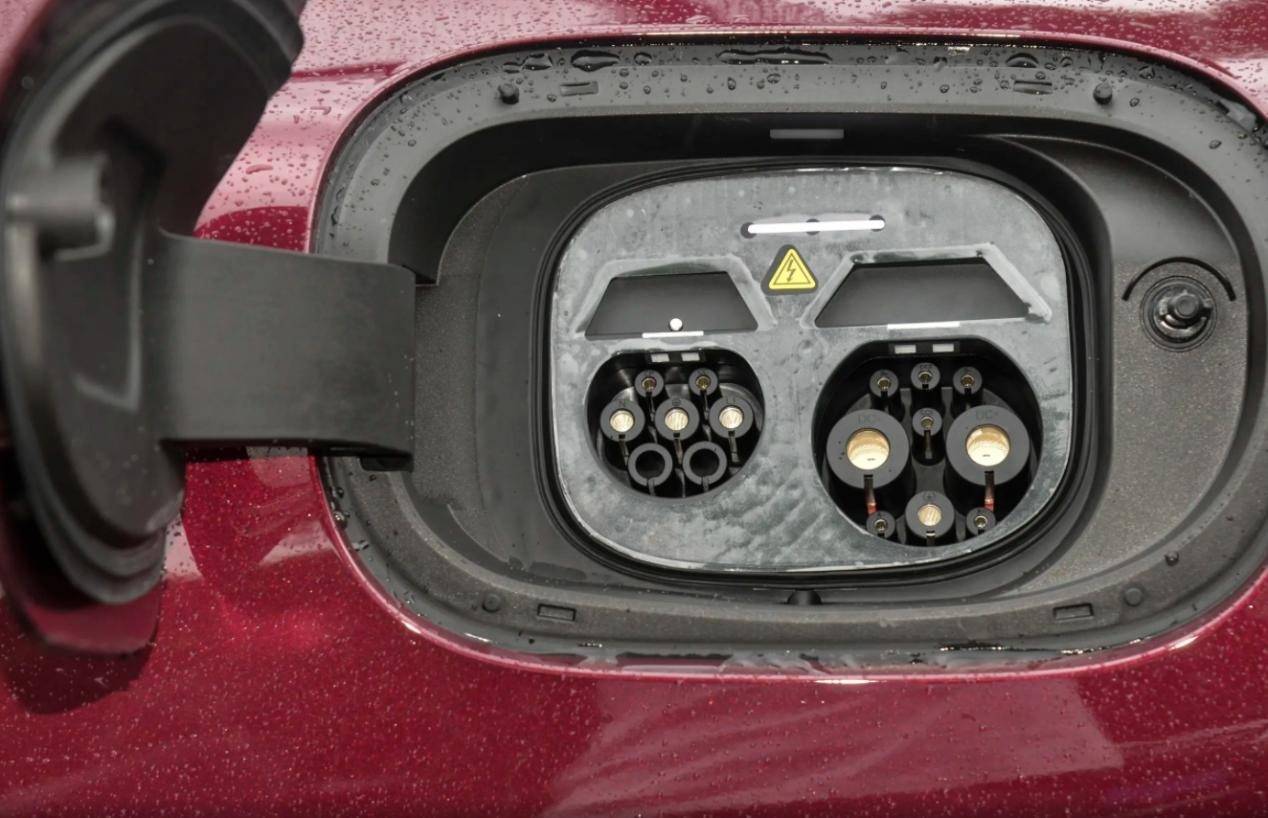 風云A9L,全鋁雙叉臂+五連桿電磁懸掛,CDM 6.0插混系統(tǒng)