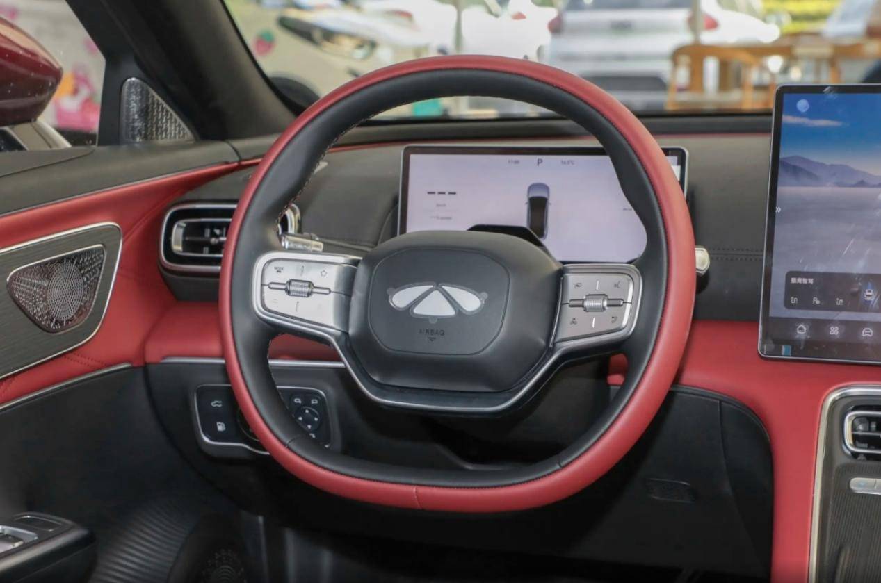 風云A9L,全鋁雙叉臂+五連桿電磁懸掛,CDM 6.0插混系統(tǒng)