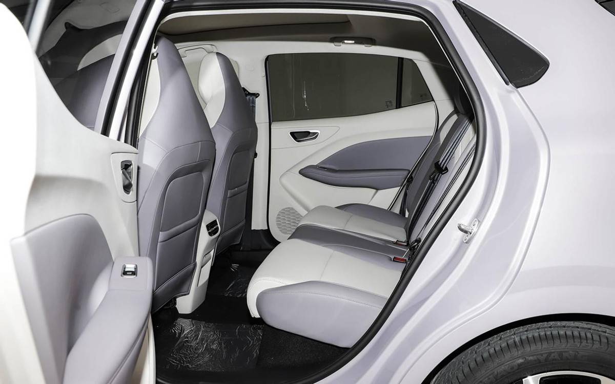 半固態電池版本9月上市!全新MG4預售7.38萬起,已顯爆款潛質?