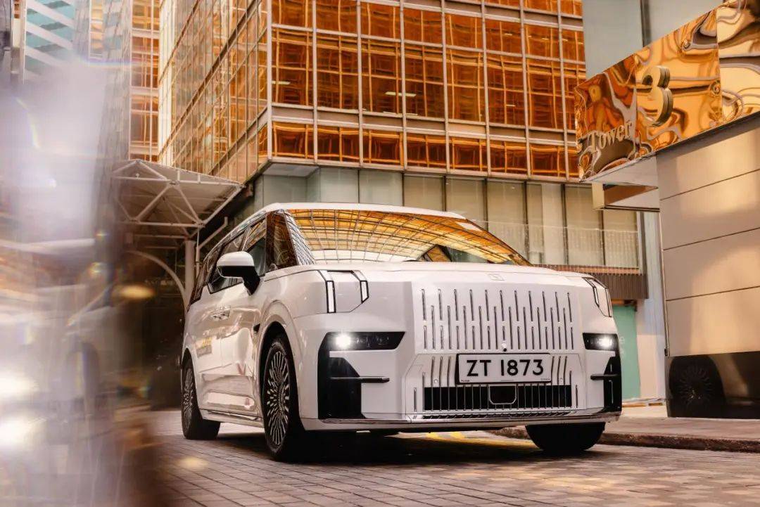 日系豪華已成過去,香港車圈頂流非極氪 009 莫屬