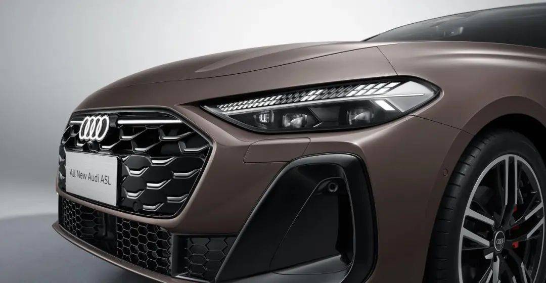 保姆級(jí)攻略!起步價(jià)相差2萬多,南北奧迪A5L該選誰?