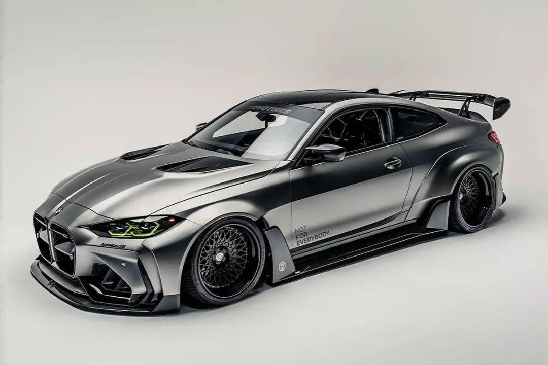 ADRO的設計團隊由前奔馳設計師Davis Lee領銜,旨在修正原廠M4爭議性的“大嘴中網”設計