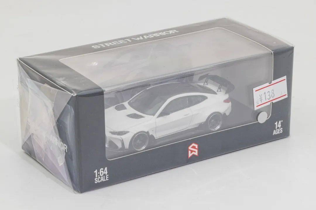 ADRO的設計團隊由前奔馳設計師Davis Lee領銜,旨在修正原廠M4爭議性的“大嘴中網”設計