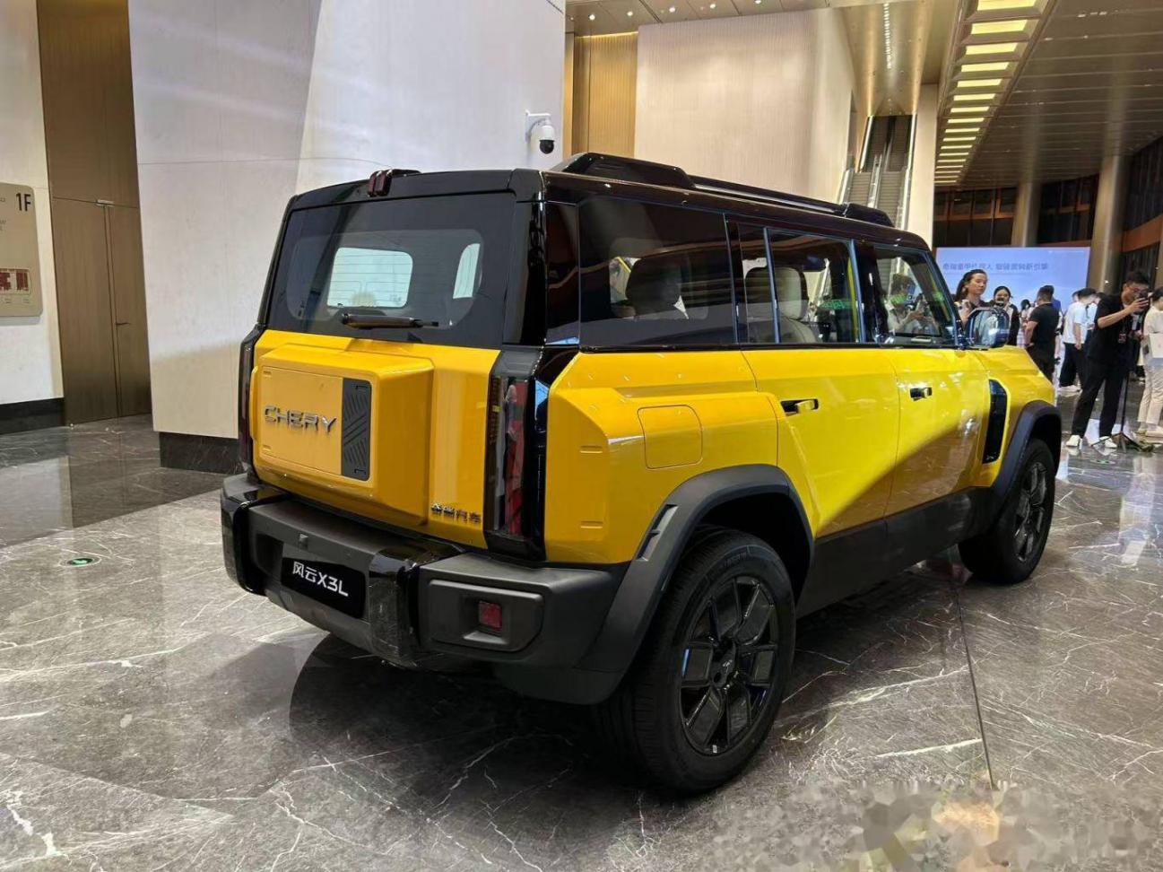 國產(chǎn)\"真衛(wèi)士\"來了?奇瑞風(fēng)云X3L硬派登場,重塑輕越野市場