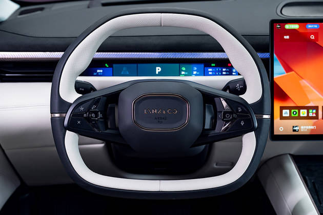 四驅(qū)+激光雷達的領(lǐng)克10 EM-P 安全無死角