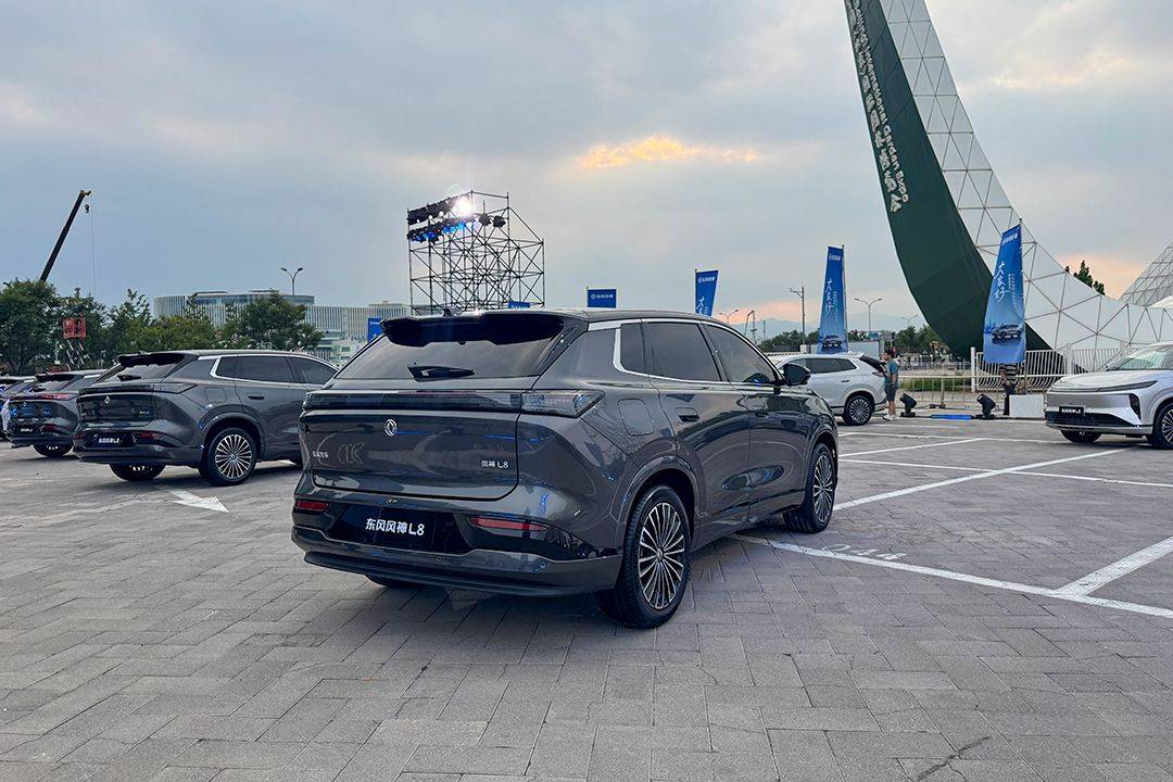 12.99萬元起,軸距2米9的平民SUV,東風風神L8硬核預售