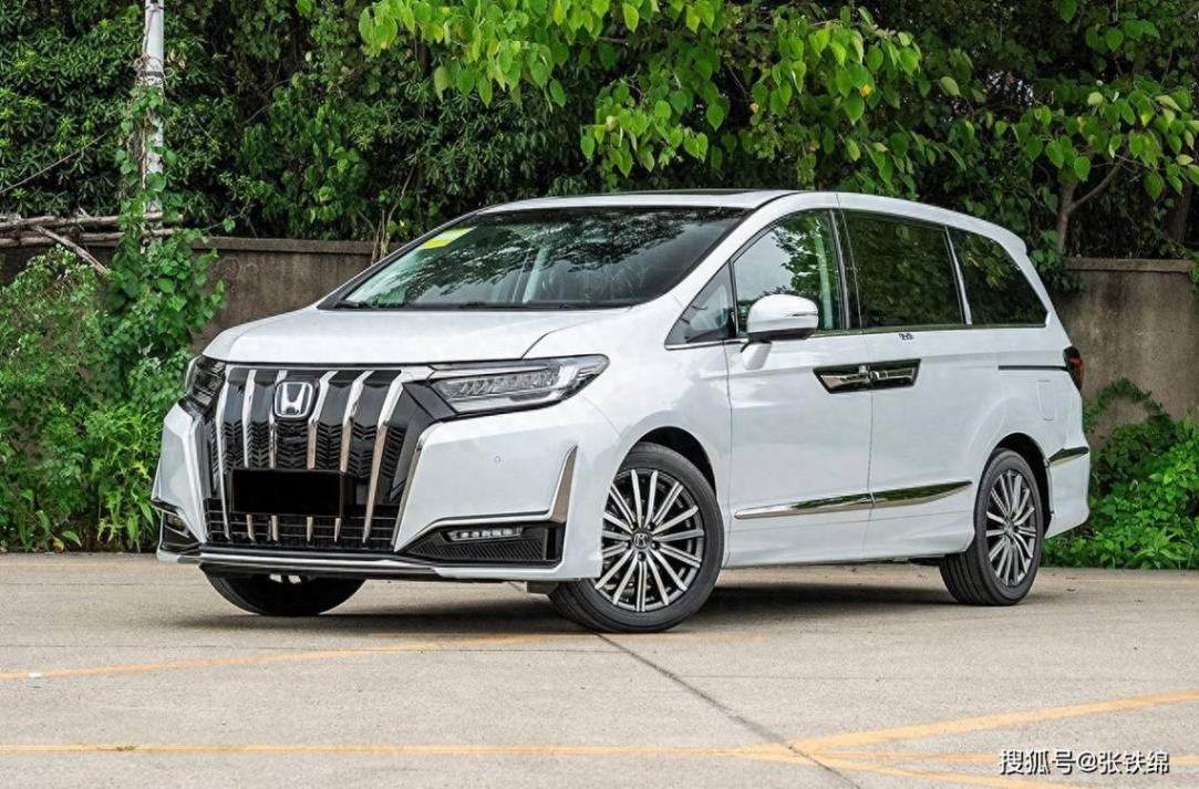 新款東風本田艾力紳實車,換裝新前臉,7座,側滑門,8月上市