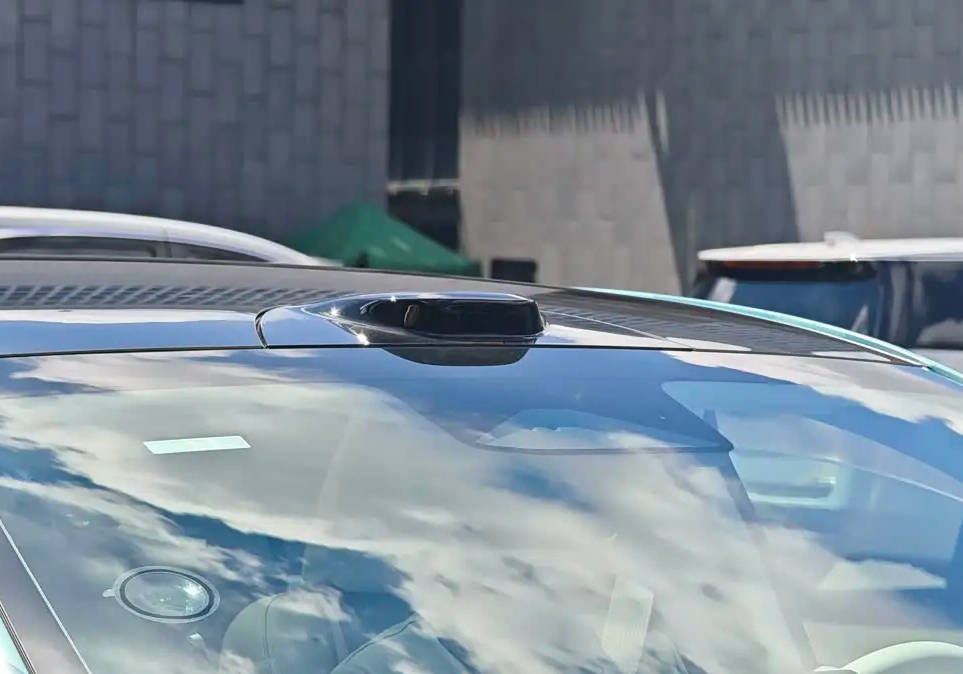 支持不停車一鍵泊入 別克至境L7首發(fā)搭載Momenta R6飛輪大模型