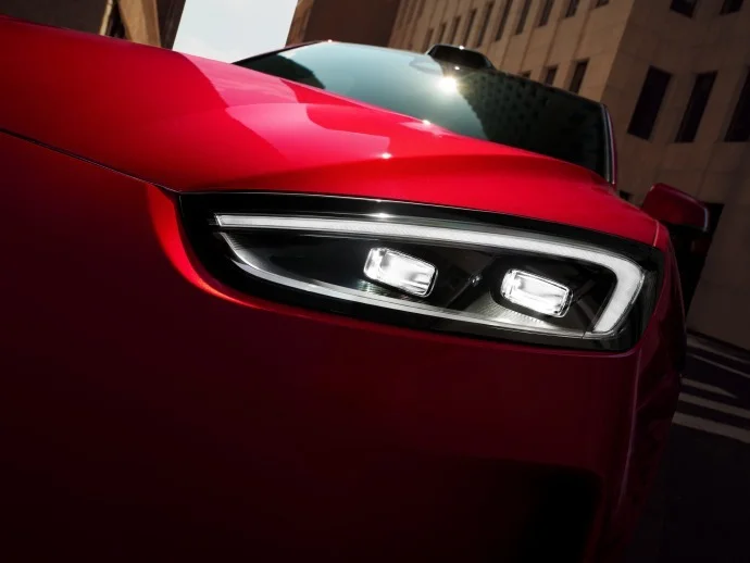 問界新M5 Ultra年度新色“躍影紅”公布,8月25日開售