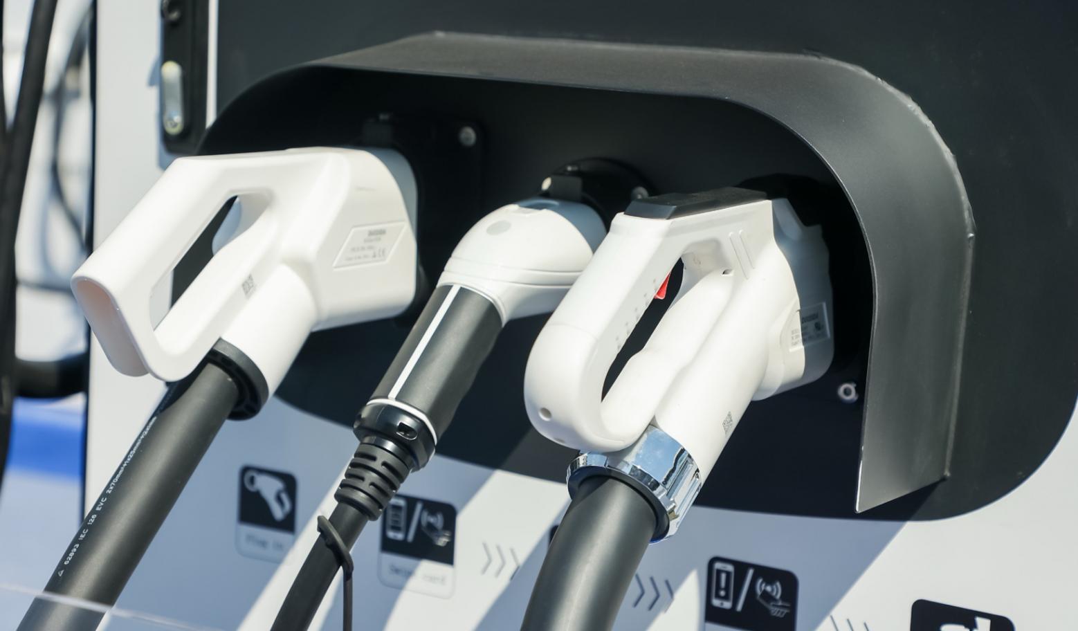 “三年倍增”方案落地,目標直指2800萬座,充電樁迎最大基建潮 “三年倍增”方案落地,目標直指2800萬座,充電樁迎最大基建潮